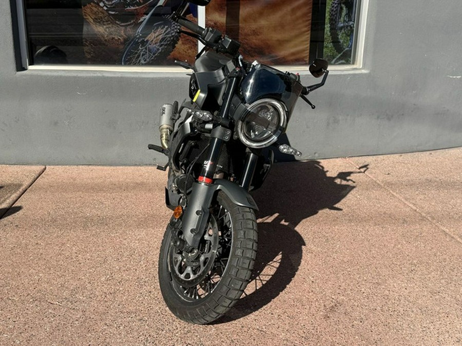 2024 Husqvarna SVARTPILEN 401