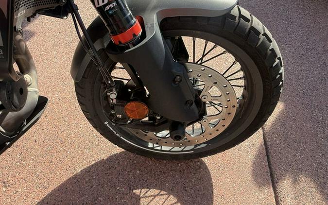 2024 Husqvarna SVARTPILEN 401