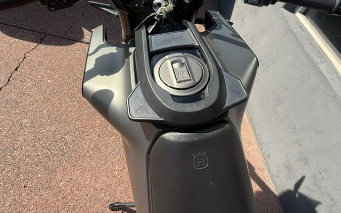 2024 Husqvarna SVARTPILEN 401