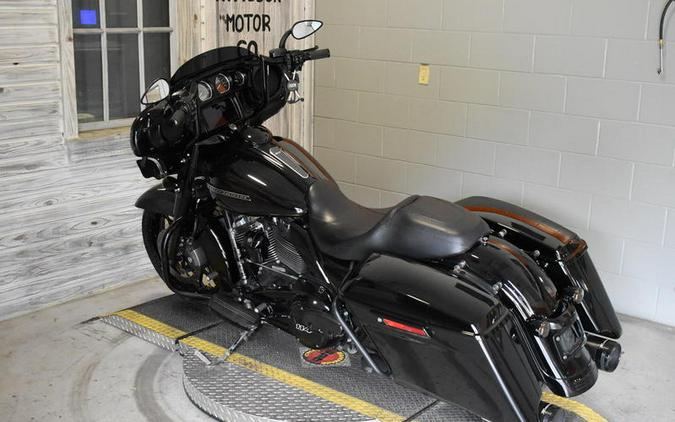 2019 Harley-Davidson® FLHXS - Street Glide® Special