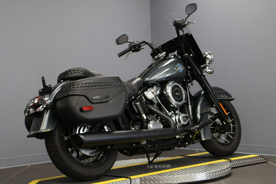 2025 Harley-Davidson® Heritage Classic FLHC