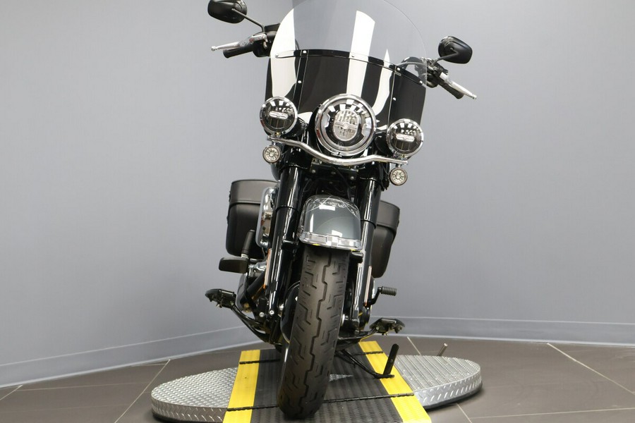 2025 Harley-Davidson® Heritage Classic FLHC