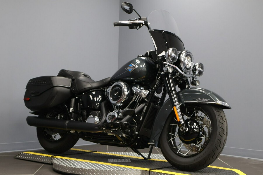 2025 Harley-Davidson® Heritage Classic FLHC
