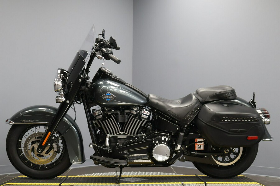 2025 Harley-Davidson® Heritage Classic FLHC