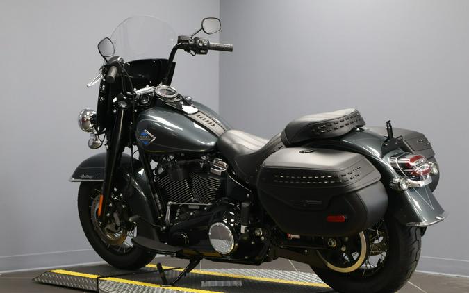2025 Harley-Davidson® Heritage Classic FLHC