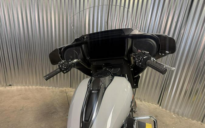 2025 Harley-Davidson Street Glide Billiard Gray