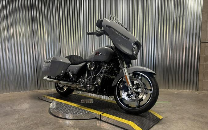 2025 Harley-Davidson Street Glide Billiard Gray