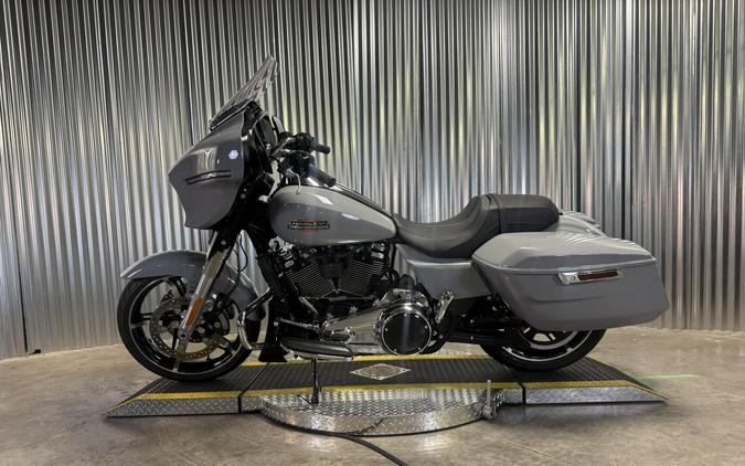 2025 Harley-Davidson Street Glide Billiard Gray