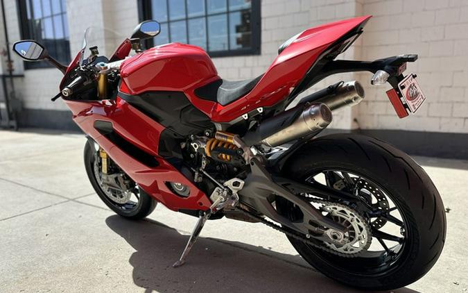 2025 Ducati Panigale V2 S