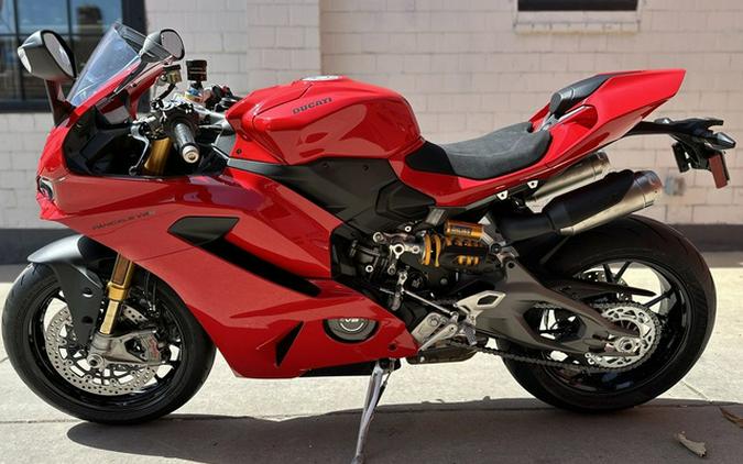 2025 Ducati Panigale V2 S
