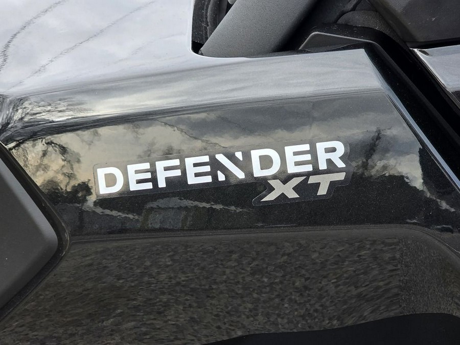 2026 Can-Am Defender MAX XT CAB HD11