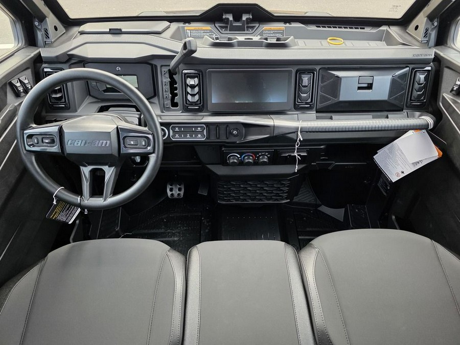2026 Can-Am Defender MAX XT CAB HD11