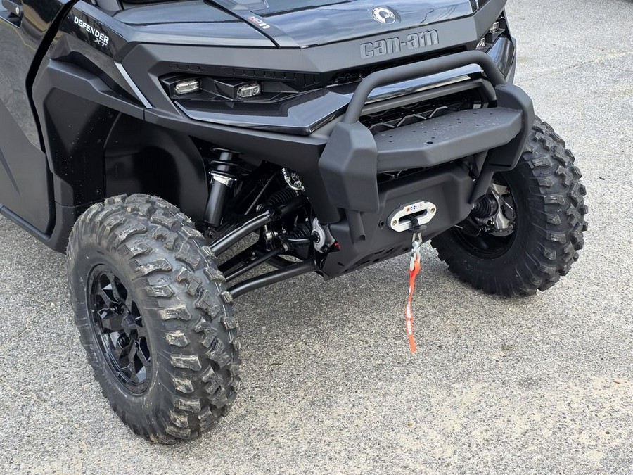 2026 Can-Am Defender MAX XT CAB HD11