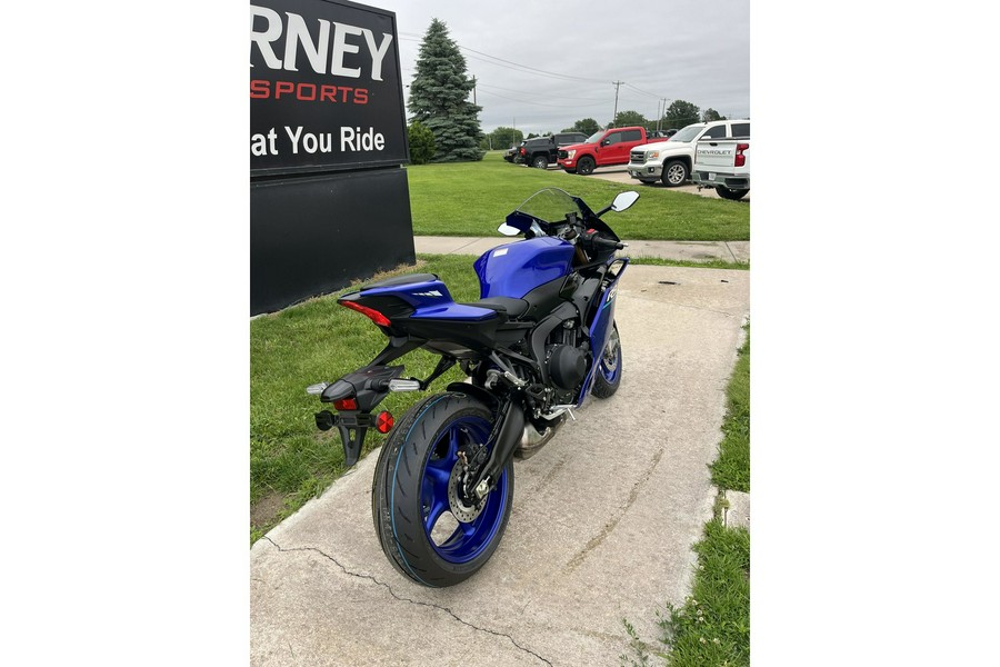 2026 YZF R9 - Yamaha