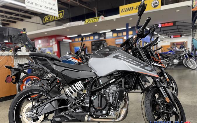 2026 KTM 250 Duke