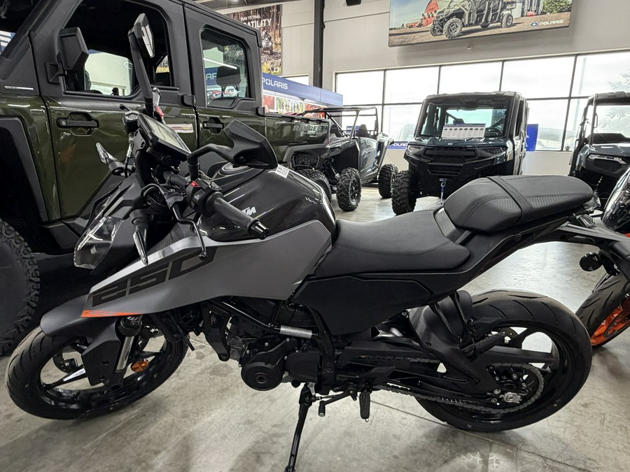 2026 KTM 250 Duke