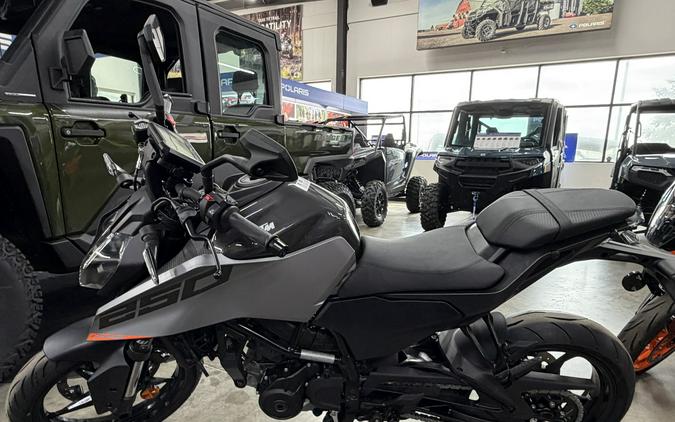 2026 KTM 250 Duke