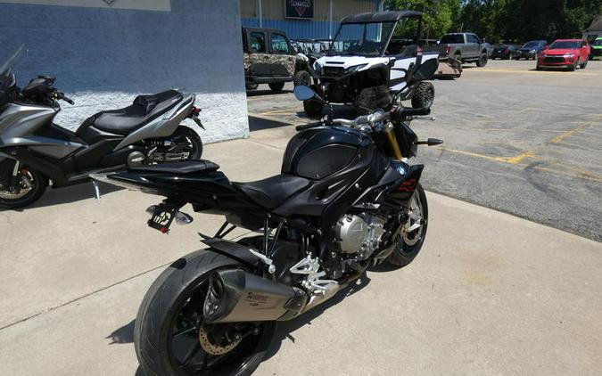 2019 BMW S 1000 R Black Storm Metallic