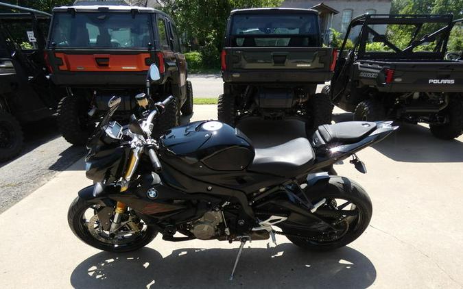 2019 BMW S 1000 R Black Storm Metallic