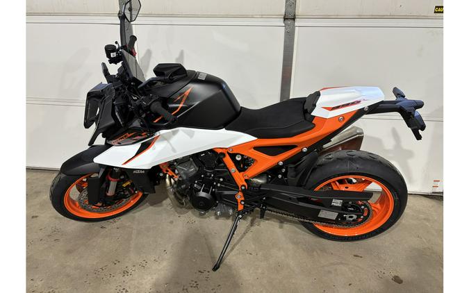 2026 KTM 990 Duke R