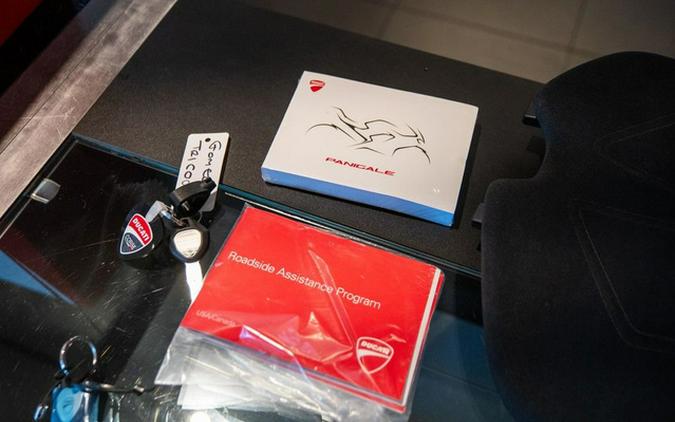 2025 Ducati Panigale V4 Tricolore