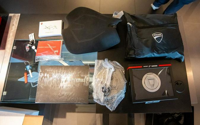 2025 Ducati Panigale V4 Tricolore