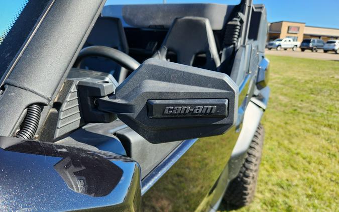 2026 SSV COM XT 64 1000R BK 26 - Can-Am