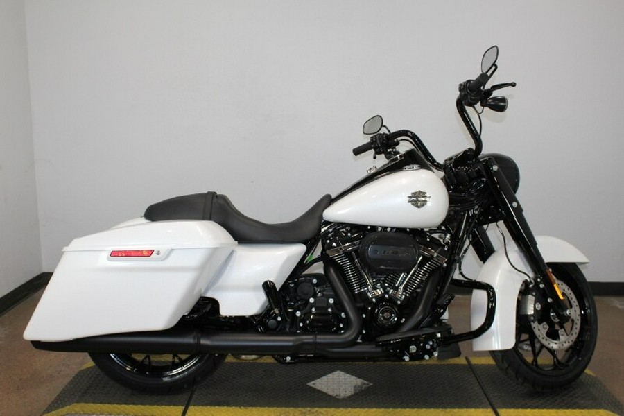 2024 Harley-Davidson Road King Special White Onyx Pearl