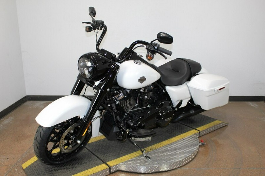 2024 Harley-Davidson Road King Special White Onyx Pearl