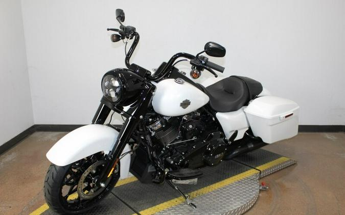 2024 Harley-Davidson Road King Special White Onyx Pearl