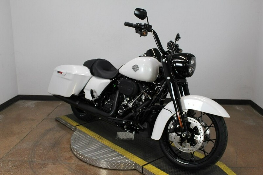 2024 Harley-Davidson Road King Special White Onyx Pearl