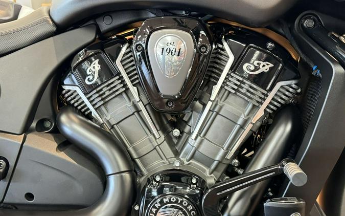 2023 Indian Motorcycle® Challenger® Dark Horse® Titanium Smoke