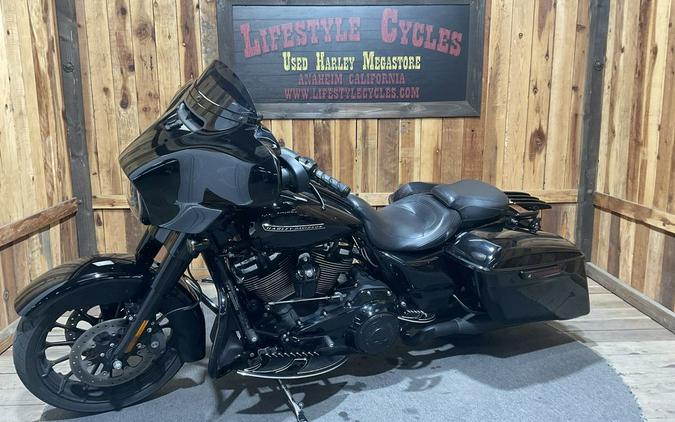 2018 Harley-Davidson® FLHXS - Street Glide® Special