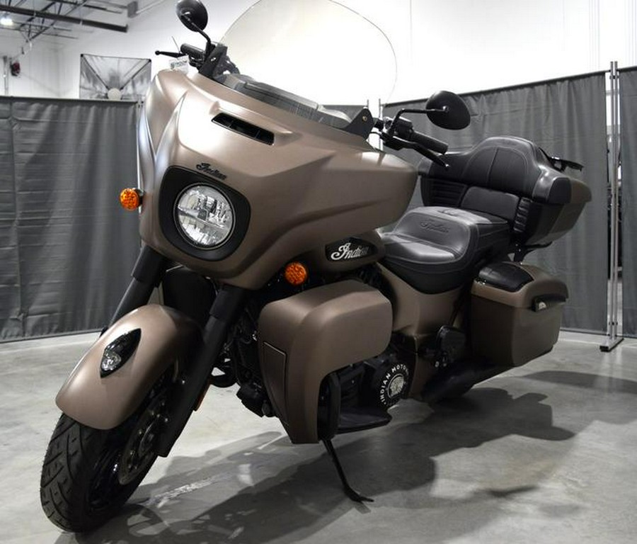 2021 Indian Motorcycle® Roadmaster® Dark Horse® Bronze Smoke