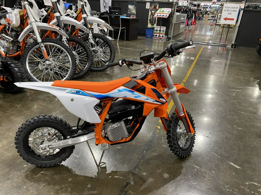 2024 KTM SX-E 3