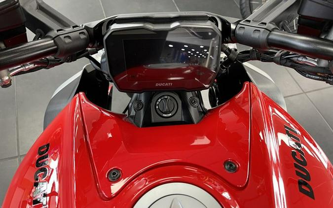 2025 Ducati Diavel V4 Ducati Red V4