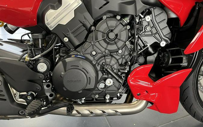 2025 Ducati Diavel V4 Ducati Red V4