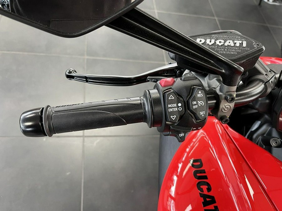 2025 Ducati Diavel V4 Ducati Red V4