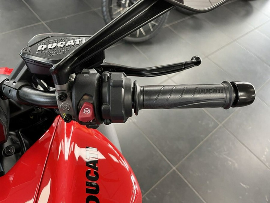 2025 Ducati Diavel V4 Ducati Red V4