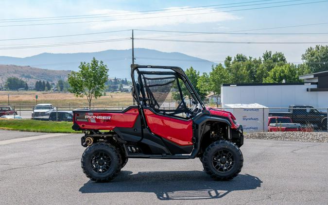 2024 Honda Pioneer 1000 Deluxe