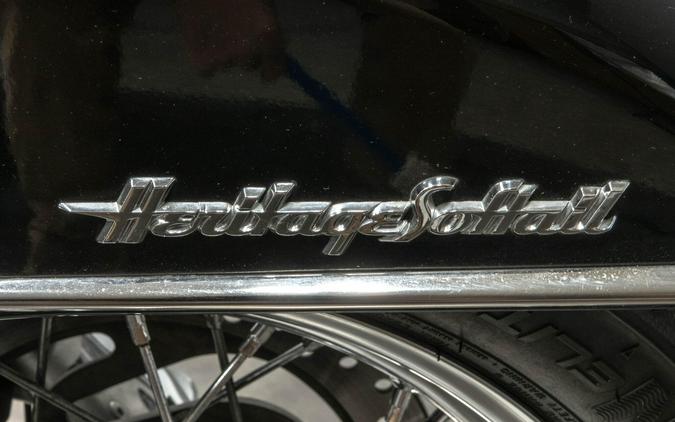 2016 HARLEY-DAVIDSON FLSTC HERITAGE CLASSIC in Vivid black