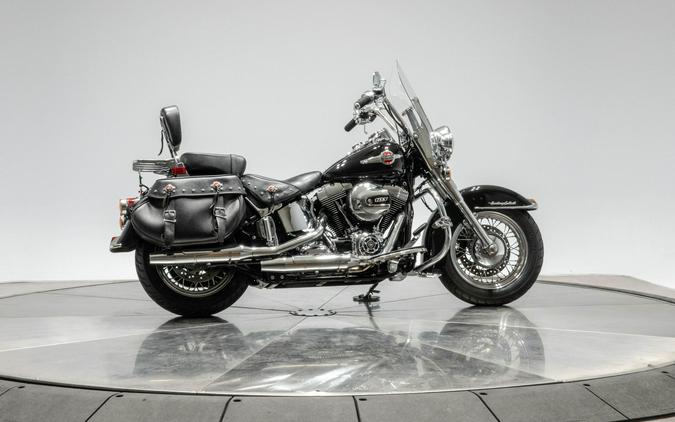 2016 HARLEY-DAVIDSON FLSTC HERITAGE CLASSIC in Vivid black