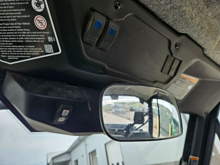 2022 Can-Am Defender DPS CAB HD9