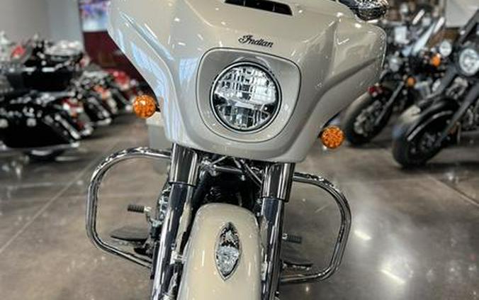 2023 Indian Motorcycle® Chieftain® Limited Silver Quartz Metallic