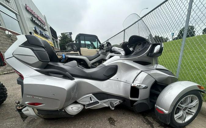 2010 Can-Am™ Spyder Roadster RT