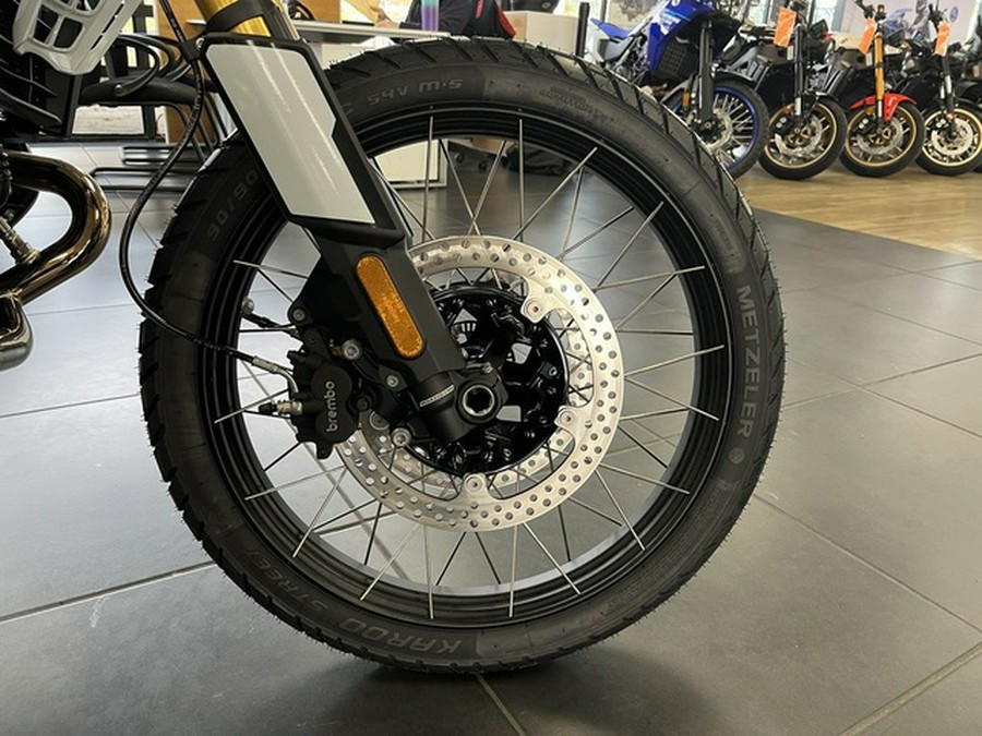 2026 BMW R 12 G/S Light White G/S