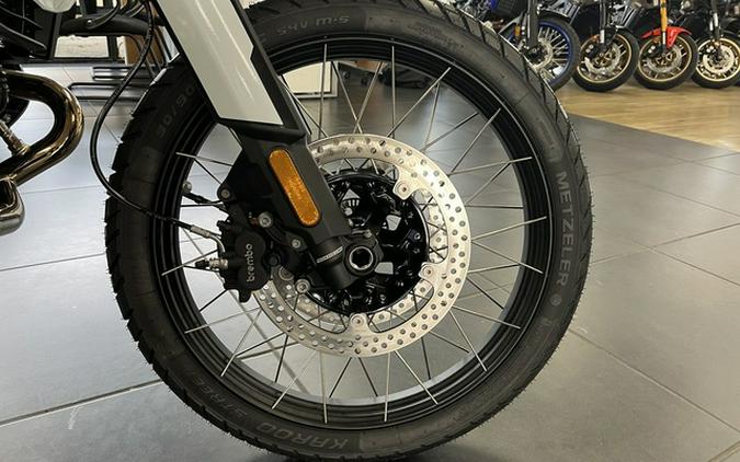 2026 BMW R 12 G/S Light White G/S