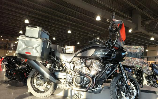 2023 Harley-Davidson® Pan America™ 1250 Special Vivid Black