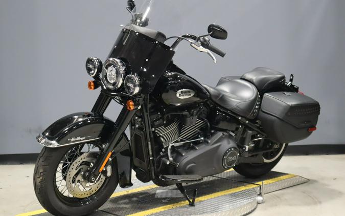 2024 Harley-Davidson Heritage Classic Vivid Black - Black Finish