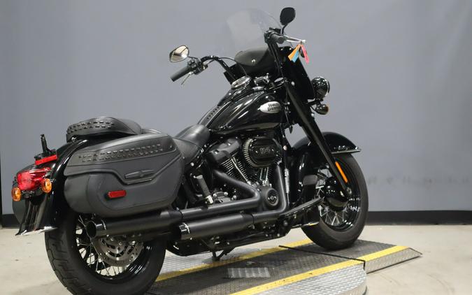 2024 Harley-Davidson Heritage Classic Vivid Black - Black Finish